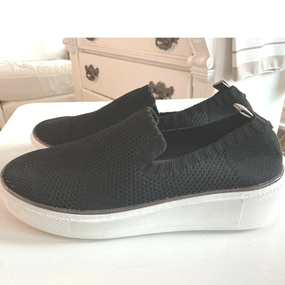 Vintage 7 Eight Womens Black Knit Platform Slip On Sneakers Silver Trim Size 8